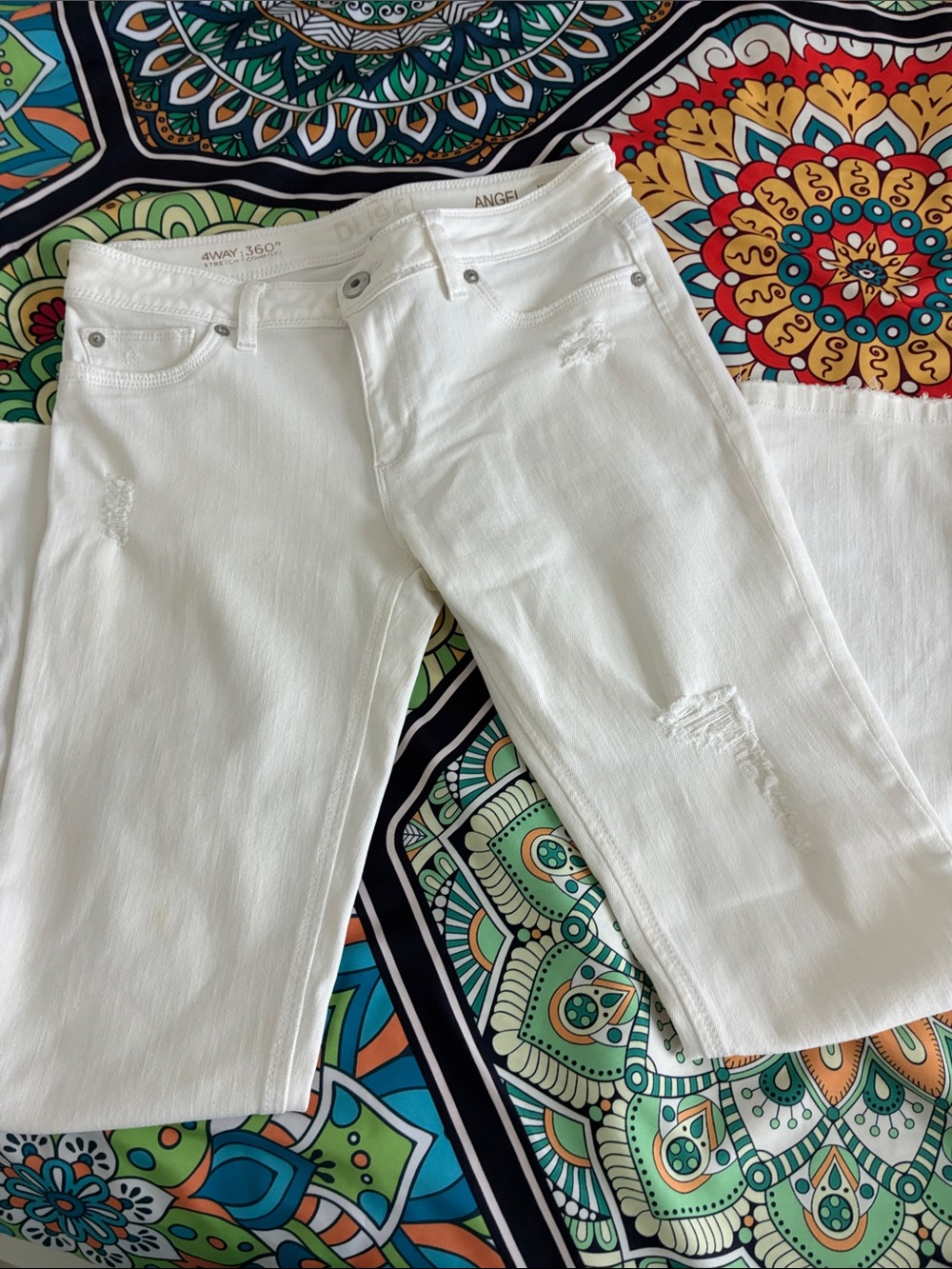 DL1961 White Distressed Women’s Angel Skinny Ankle Jeans
